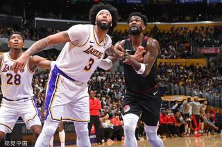 球迷们纷纷 球迷们纷纷