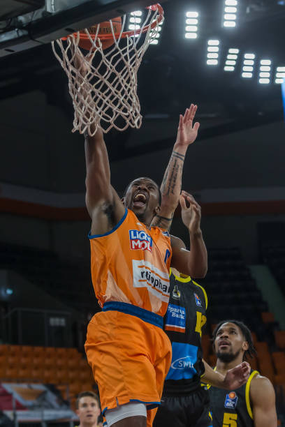 也是他与巴 也是他与巴